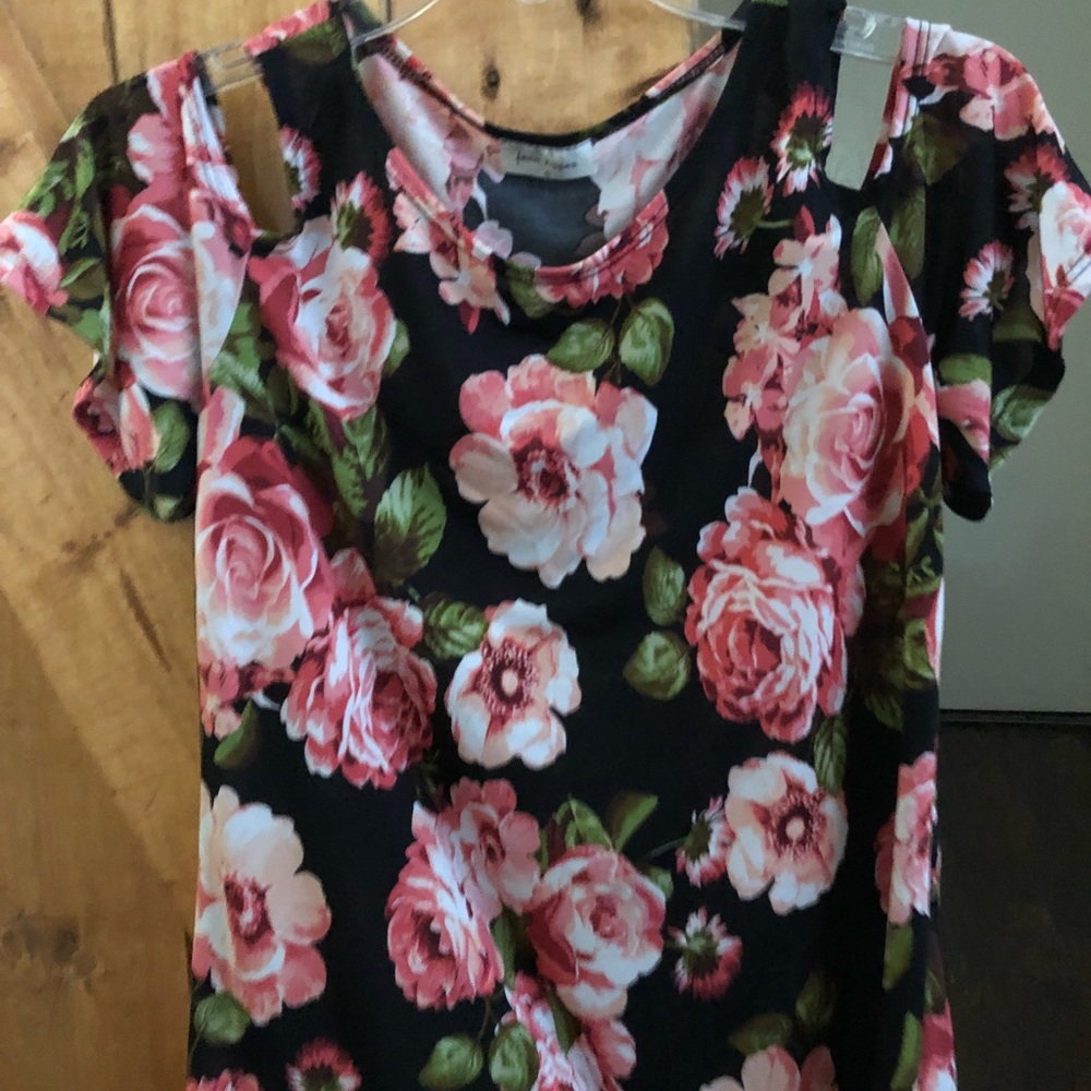 Off shoulder shirt
